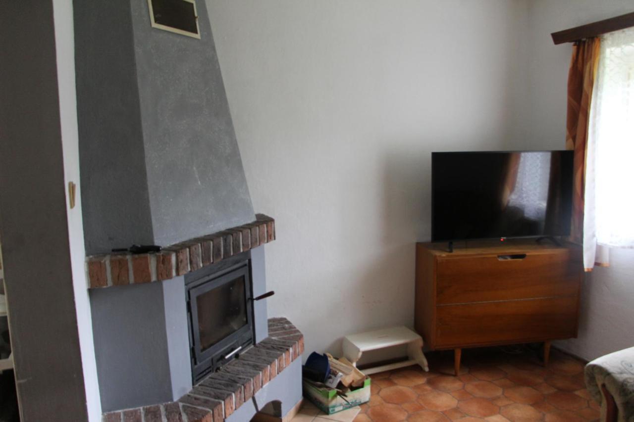 Chlalupa Se Zahradou - Chlum U Trebone Villa Kültér fotó