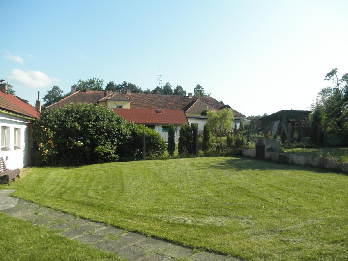 Chlalupa Se Zahradou - Chlum U Trebone Villa Kültér fotó