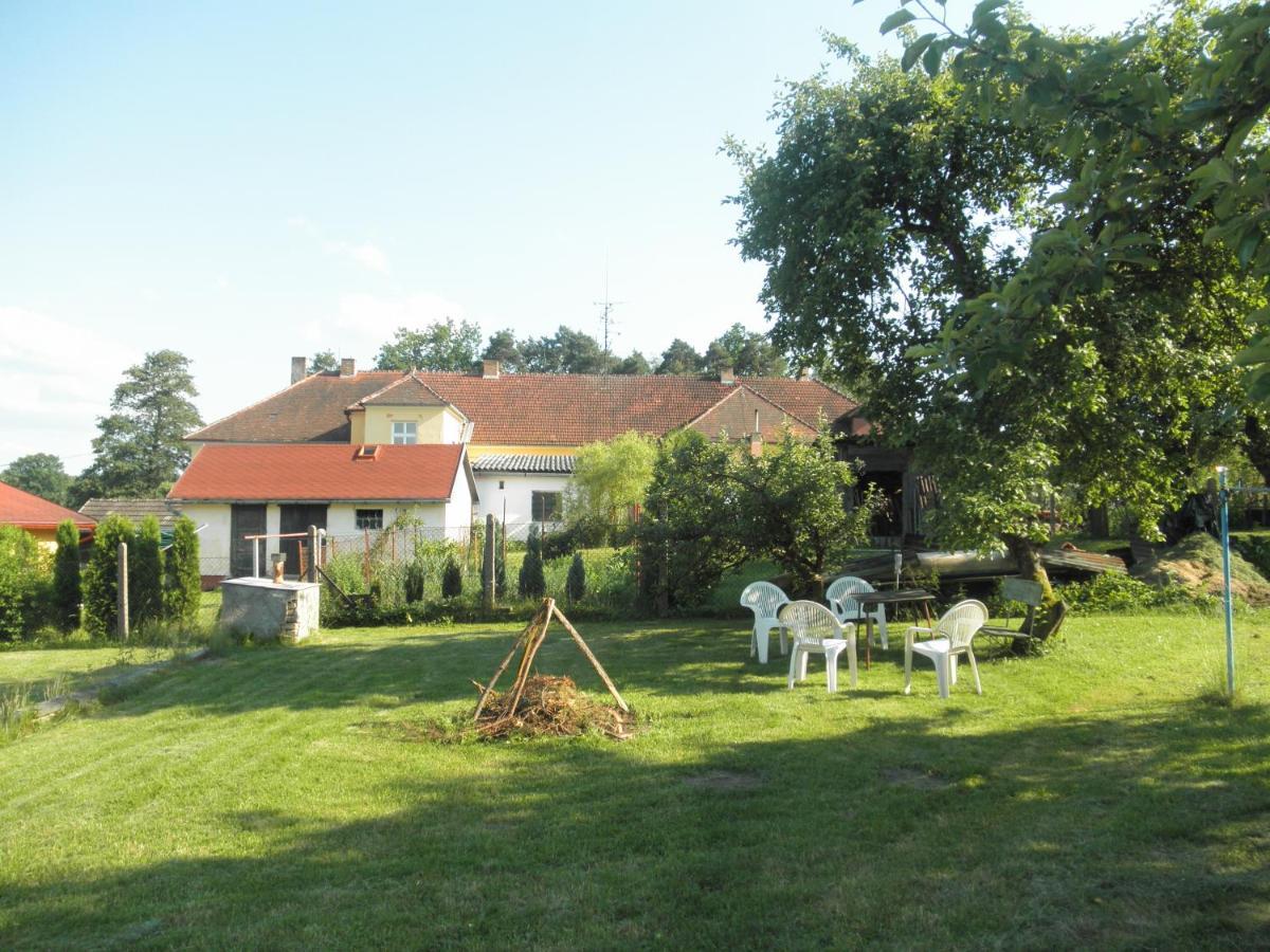 Chlalupa Se Zahradou - Chlum U Trebone Villa Kültér fotó